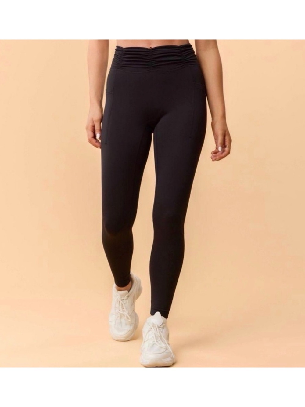 Blogilates Ruched Waist Leggings NEW (Black - Medium)